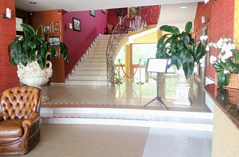 Zajazd Tumidaj Brzeznio Extérieur photo